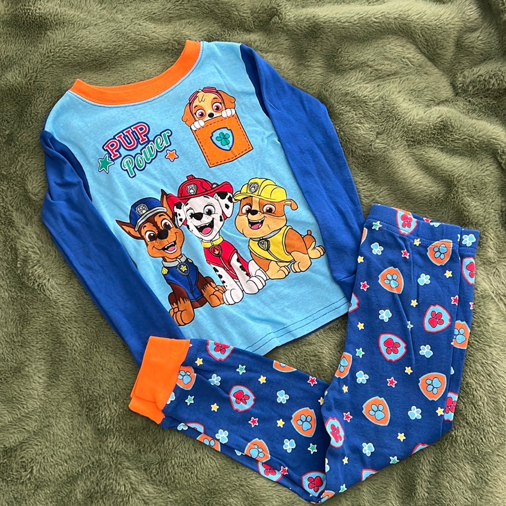 Nickelodeon Paw Patrol fitted pajamas, size 5T
